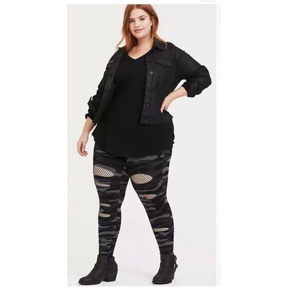 Torrid premium leggings/Pants ouija skull halloween 1x - Picture 2 of 7
